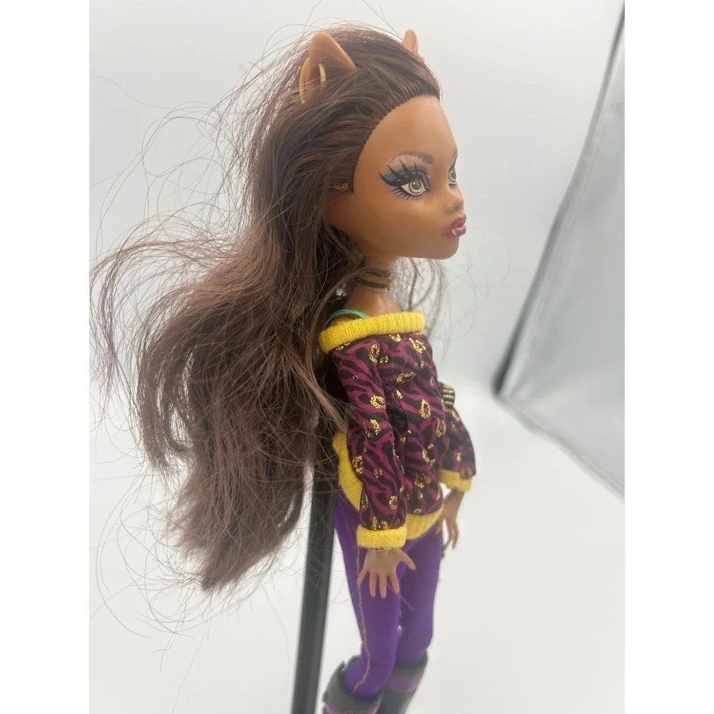 Monster High Schools Out Clawdeen Wolf fashion doll